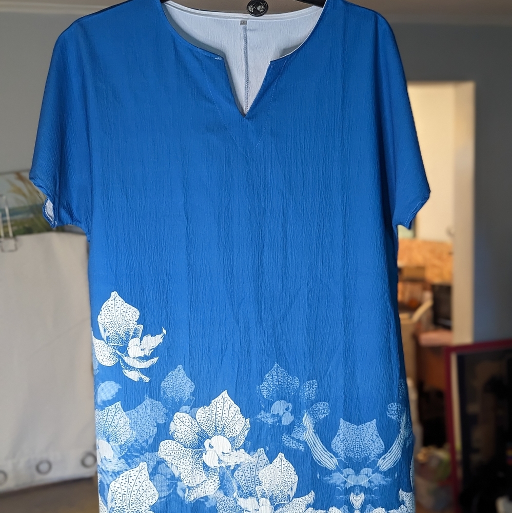 Linen shift dress with floral print